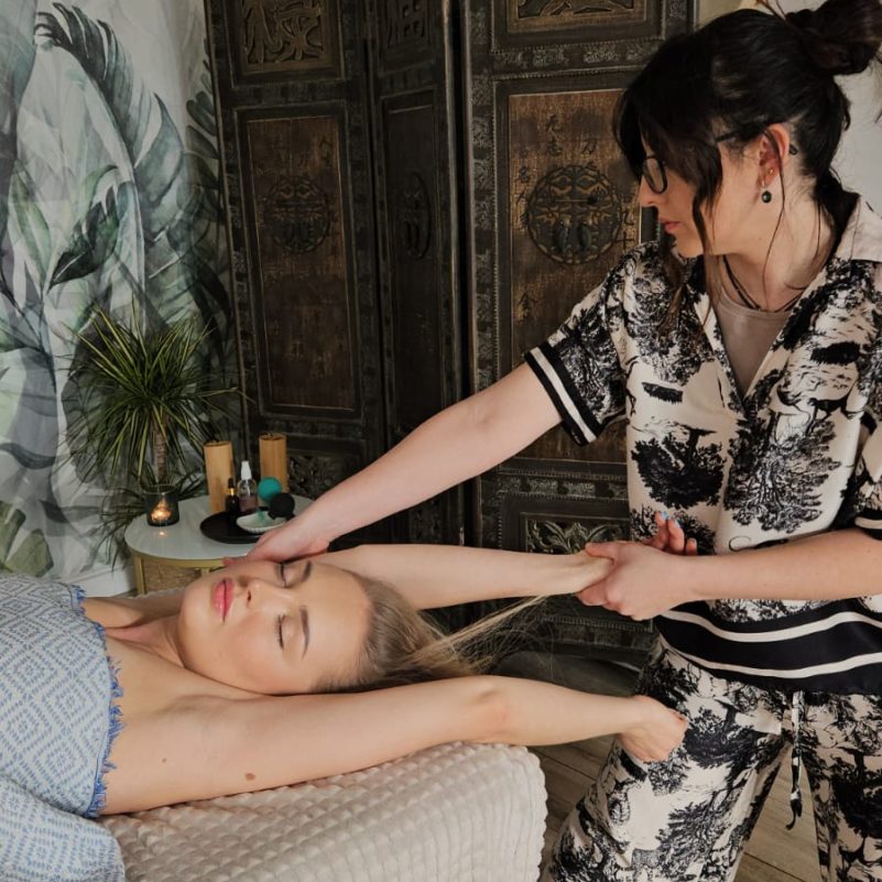 Anti aging proces - dekolt , ramiona , biust